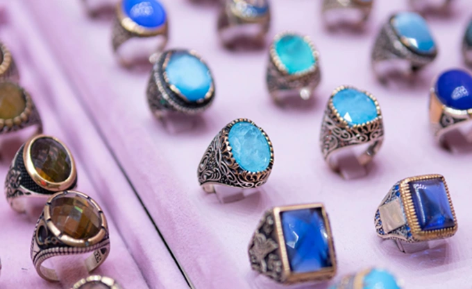 Sourcing or Crafting Your Jewellery Stock on Amazon